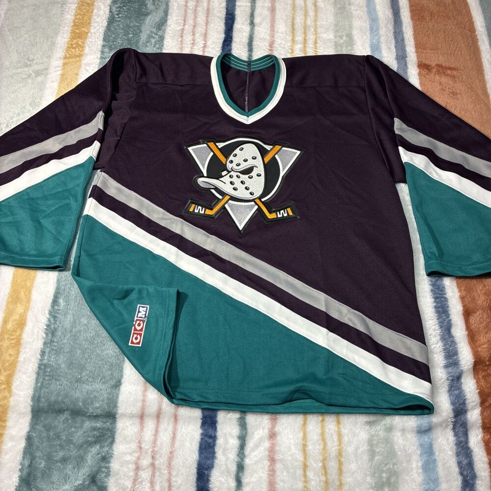 Vintage CCM NHL Mighty Ducks of Anaheim Blank Purple Jersey Large Mask Movie
